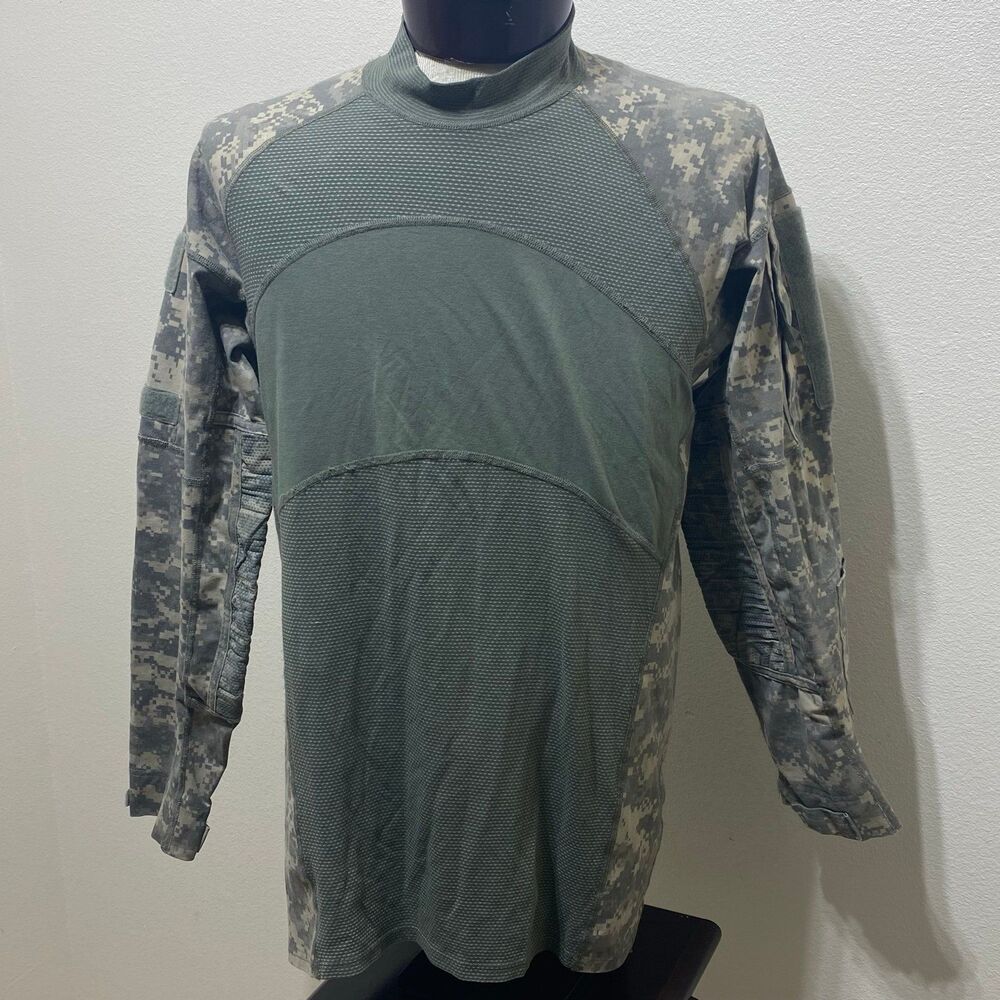 Massif Combat Shirt Camo Men's Size Large 
Long Sleeve Pullover